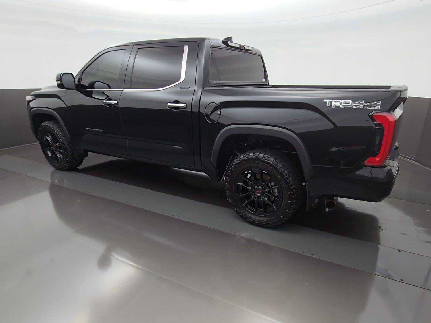 Used 2023 Toyota Tundra Limited w/ TRD Off-Road Package AWD/4WD image 6