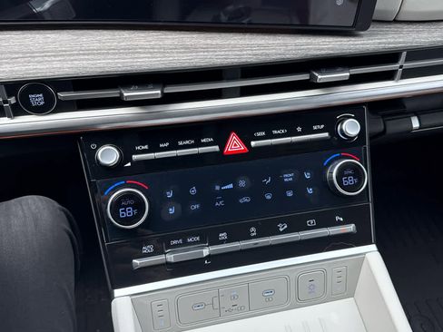 Used 2024 Hyundai Santa Fe Calligraphy image 30