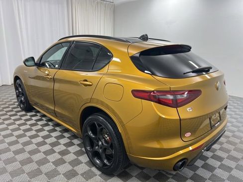 Used 2022 Alfa Romeo Stelvio Veloce AWD/4WD image 6