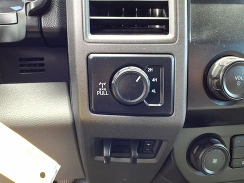 Used 2020 Ford F250 XL w/ Power Equipment Group AWD/4WD image 24