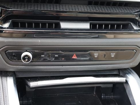 Used 2025 BMW M240i Coupe image 28