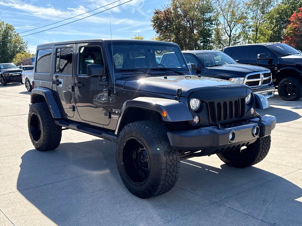 Used 2017 Jeep Wrangler Unlimited Sahara w/ Connectivity Group AWD/4WD image 19