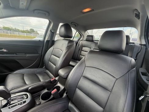 Used 2016 Chevrolet Cruze LT FWD image 13