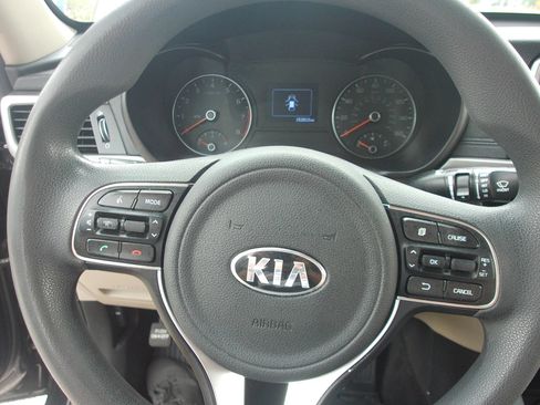 Used 2018 Kia Optima LX w/ 17" Alloy Wheels Package FWD image 14