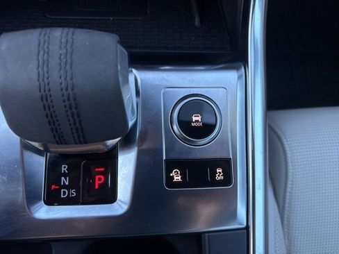 Used 2021 Jaguar XF R-Dynamic SE image 33