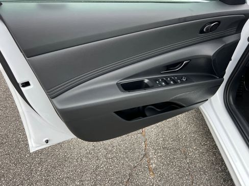 New 2025 Hyundai Elantra Sport image 10