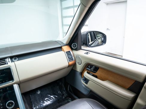 Used 2022 Land Rover Range Rover Autobiography AWD/4WD image 10