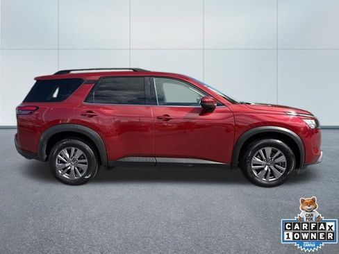 Used 2024 Nissan Pathfinder SV AWD/4WD image 2