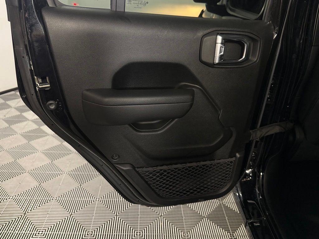 Used 2023 Jeep Wrangler Unlimited Sport AWD/4WD image 27