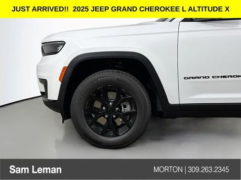 New 2025 Jeep Grand Cherokee L Altitude image 32