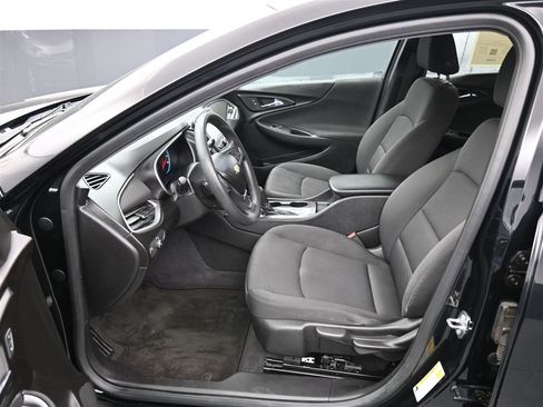Used 2018 Chevrolet Malibu LS FWD image 11