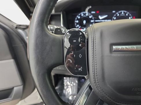 Used 2020 Land Rover Range Rover HSE image 17