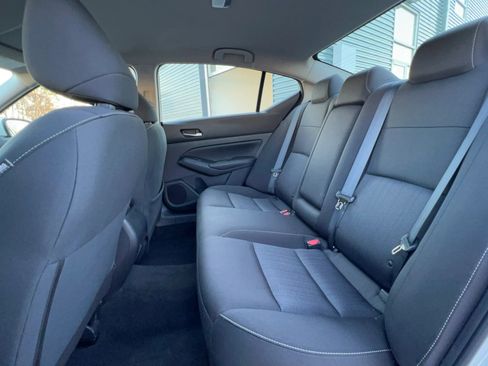 Used 2022 Nissan Altima 2.5 SV image 17