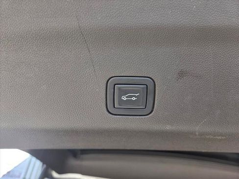 Certified 2023 Cadillac Escalade Premium Luxury image 13