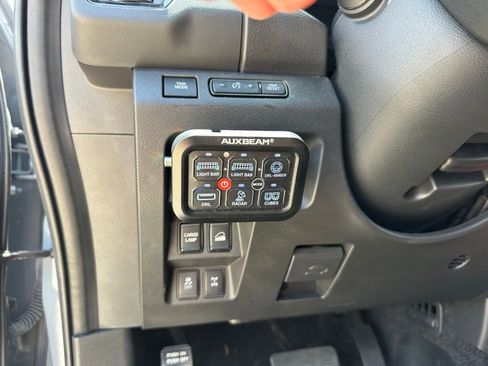 Used 2024 Nissan Frontier PRO-4X w/ Off-Road Protection Package AWD/4WD image 13