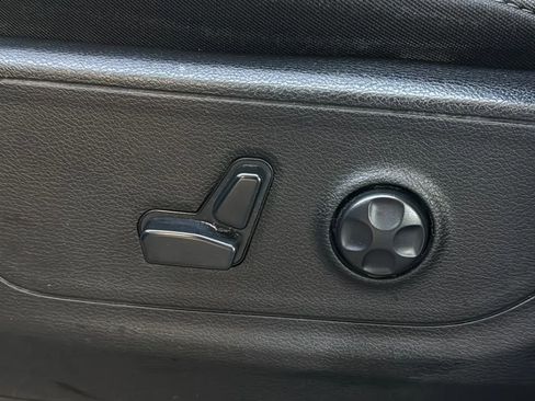 Used 2019 RAM 1500 Big Horn image 12