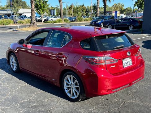 Used 2013 Lexus CT 200h w/ Premium Pkg w/Navigation FWD image 7