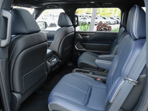 Certified 2026 INFINITI QX80 4WD w/ Sport Exterior Package image 32