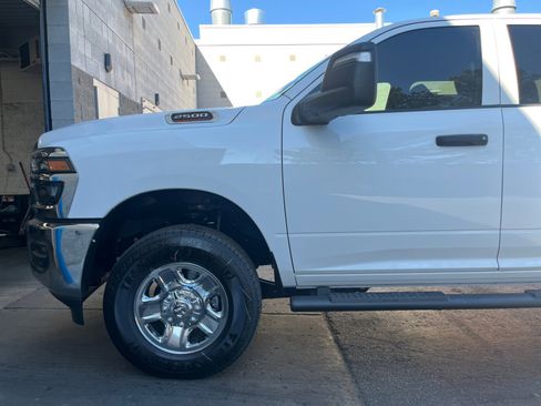 New 2026 RAM 2500 Tradesman AWD/4WD image 9