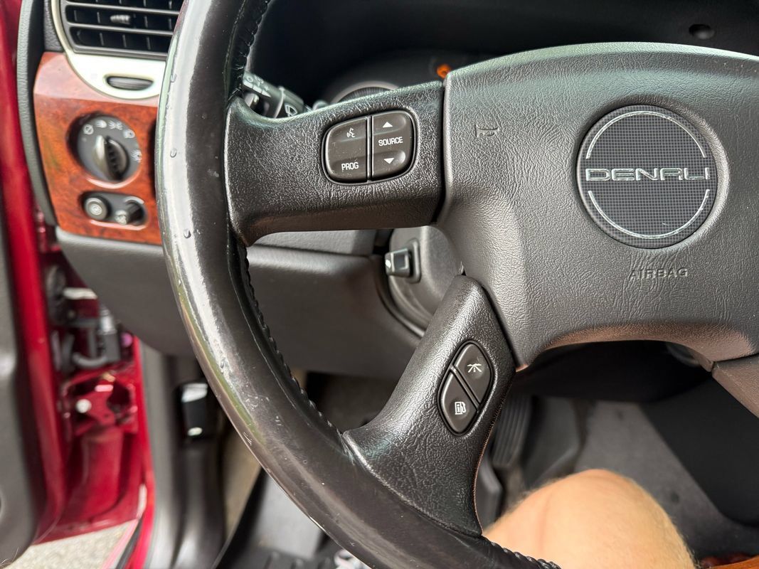 Used 2007 GMC Envoy Denali AWD/4WD image 21