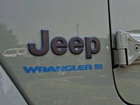 Certified 2023 Jeep Wrangler Unlimited Rubicon 4xe w/ Cold Weather Group AWD/4WD image 28