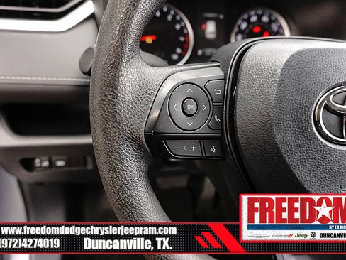 Used 2022 Toyota RAV4 LE image 24