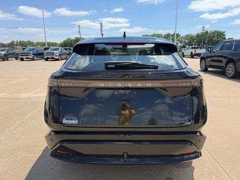 Used 2023 Nissan Ariya AWD image 4
