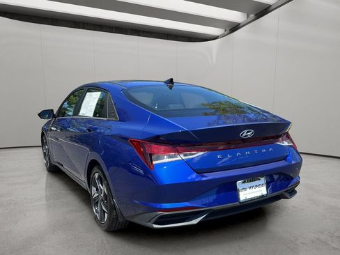 Certified 2023 Hyundai Elantra SEL w/ Convenience Package FWD image 3
