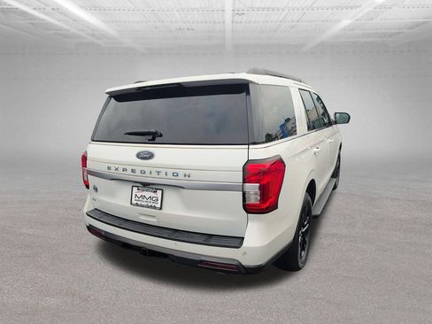 Used 2022 Ford Expedition XLT AWD/4WD image 14