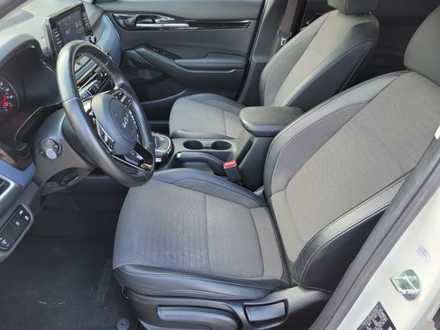 Used 2023 Kia Seltos S FWD image 9