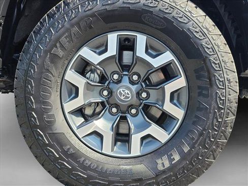 Used 2023 Toyota Tacoma TRD Off-Road AWD/4WD image 9