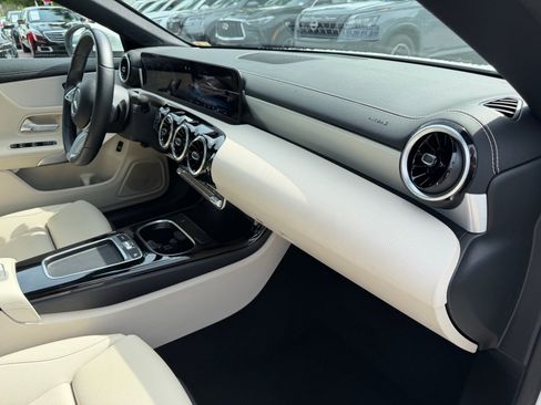 Used 2025 Mercedes-Benz CLA 250 image 20