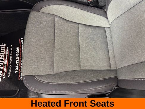 Used 2024 Volvo XC40 B5 Core image 12