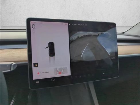 Used 2021 Tesla Model Y Long Range image 13