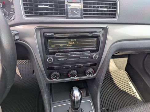 Used 2014 Volkswagen Passat 1.8T image 14