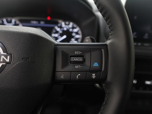 Used 2025 Nissan Rogue SV AWD/4WD image 28