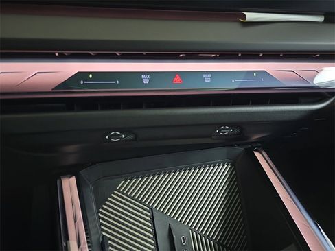 Used 2025 BMW X3 xDrive30i w/ Convenience Package image 27