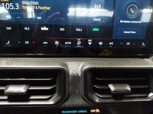 Used 2024 Ford Mustang Convertible RWD image 17