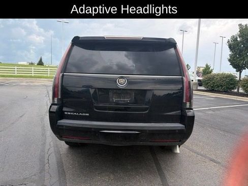 Used 2015 Cadillac Escalade Luxury AWD/4WD image 4