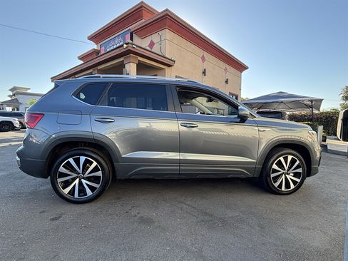 Used 2024 Volkswagen Taos SE FWD image 9