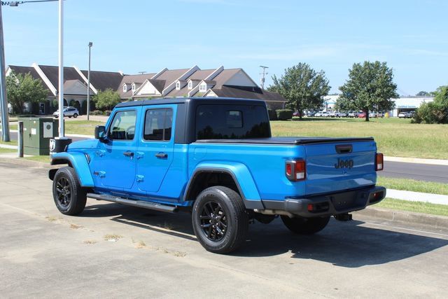 Used 2022 Jeep Gladiator Sport AWD/4WD image 3