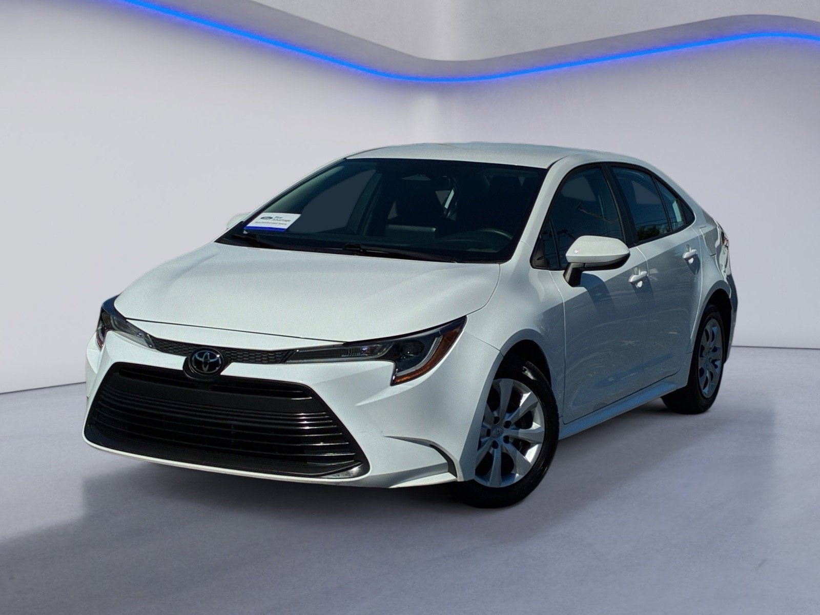 Used 2024 Toyota Corolla LE FWD image 2