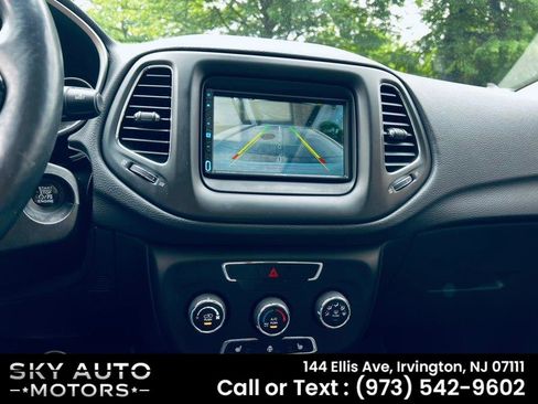 Used 2018 Jeep Compass Latitude w/ Cold Weather Group AWD/4WD image 18