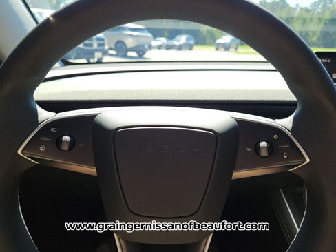 Used 2026 Tesla Model Y AWD image 14