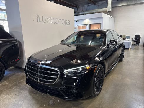 Used 2022 Mercedes-Benz S 580 4MATIC Sedan image 1