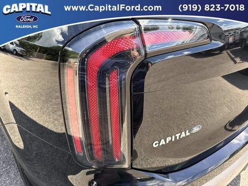 Used 2024 Kia Telluride SX Prestige w/ Towing Package AWD/4WD image 15