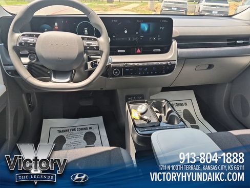 Used 2025 Hyundai Ioniq 5 SE RWD image 12
