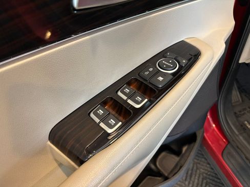 Used 2019 Kia Sorento AWD V6 image 14