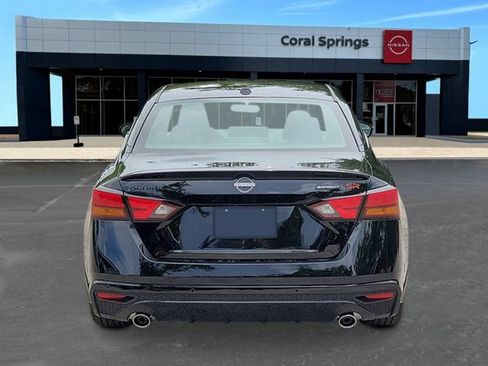 New 2026 Nissan Altima 2.5 SR w/ SR Midnight Edition Package FWD image 4