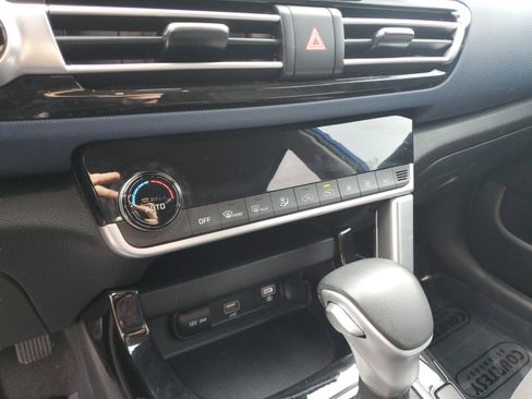 Certified 2023 Kia Seltos S w/ Navigation Package image 20